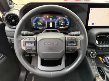 TOYOTA Land Cruiser 2.8 D-4D4WD TEC  Edit.Pan.Dach.360K