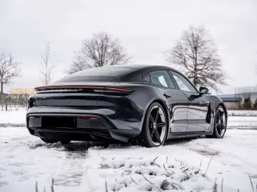 PORSCHE Taycan Taycan - Pano - Bose - CC - Adaptieve luf