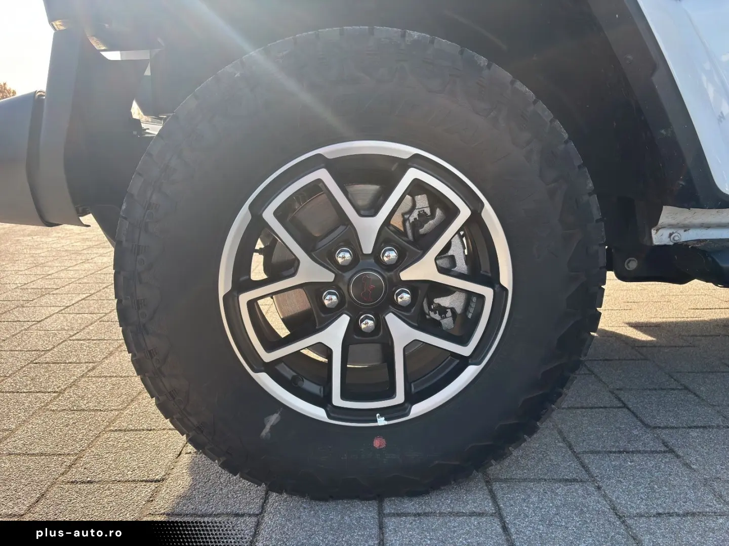 JEEP Wrangler ICE MY24 Sahara 2.0l T-GDI (272PS)