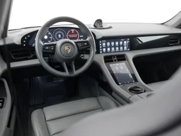 PORSCHE Taycan Surround-View Abstandstempomat Panorama