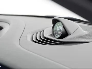 PORSCHE Taycan Surround-View Abstandstempomat Panorama