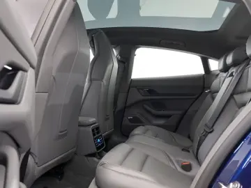 PORSCHE Taycan Surround-View Abstandstempomat Panorama