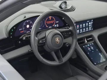 PORSCHE Taycan Surround-View Abstandstempomat Panorama