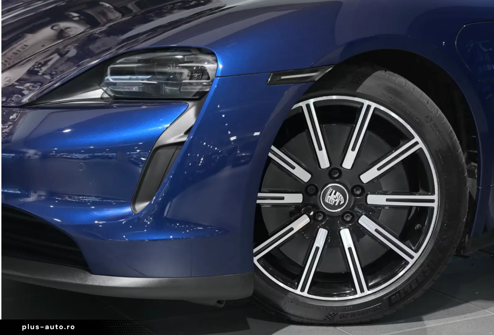 PORSCHE Taycan Surround-View Abstandstempomat Panorama