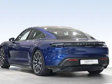 PORSCHE Taycan Surround-View Abstandstempomat Panorama