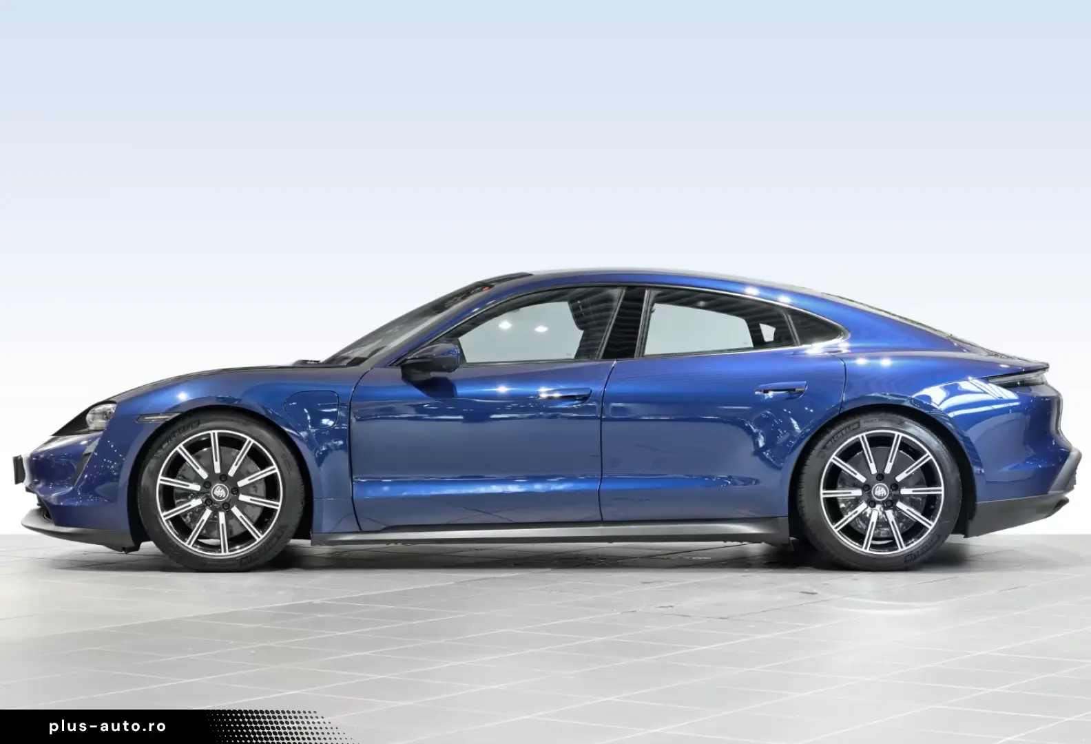 PORSCHE Taycan Surround-View Abstandstempomat Panorama