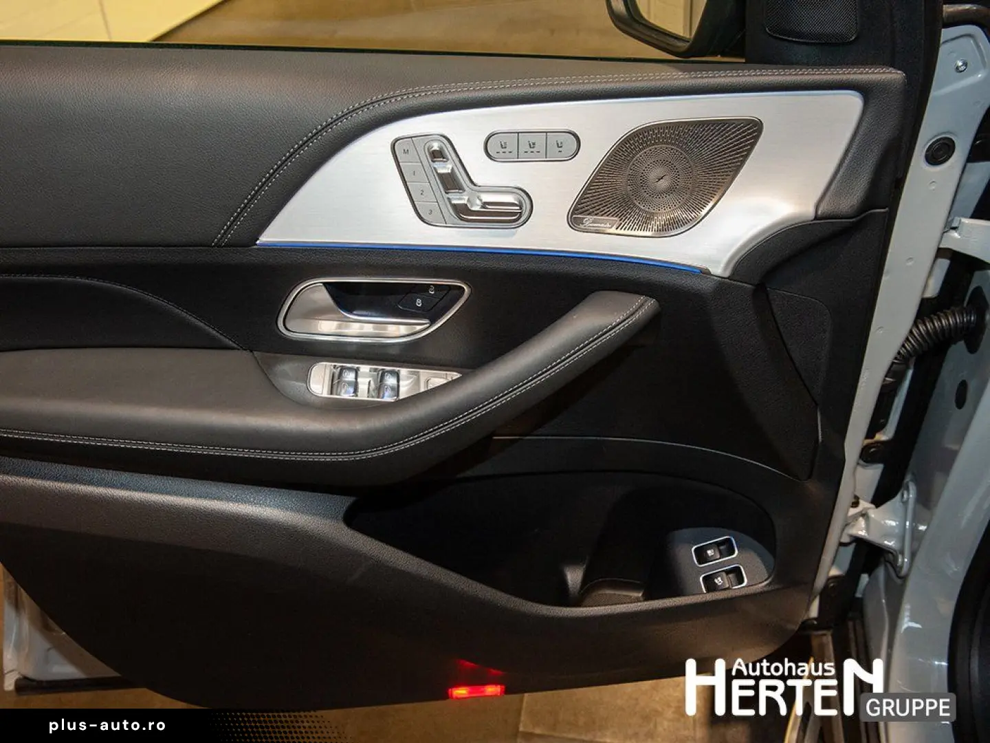 MERCEDES-BENZ HYBRID 4M