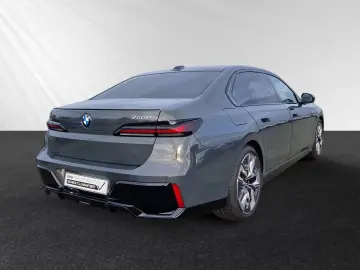 BMW 750e xDrive ExecutiveLounge TV Massage Ventilation