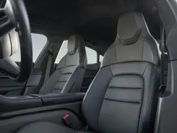 PORSCHE Taycan Performancebatterie Plus Surround View