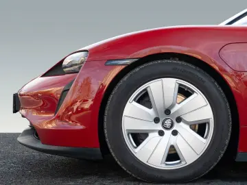 PORSCHE Taycan Performancebatterie Plus Surround View