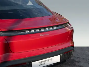 PORSCHE Taycan Performancebatterie Plus Surround View