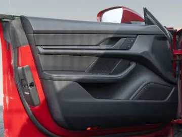 PORSCHE Taycan Performancebatterie Plus Surround View