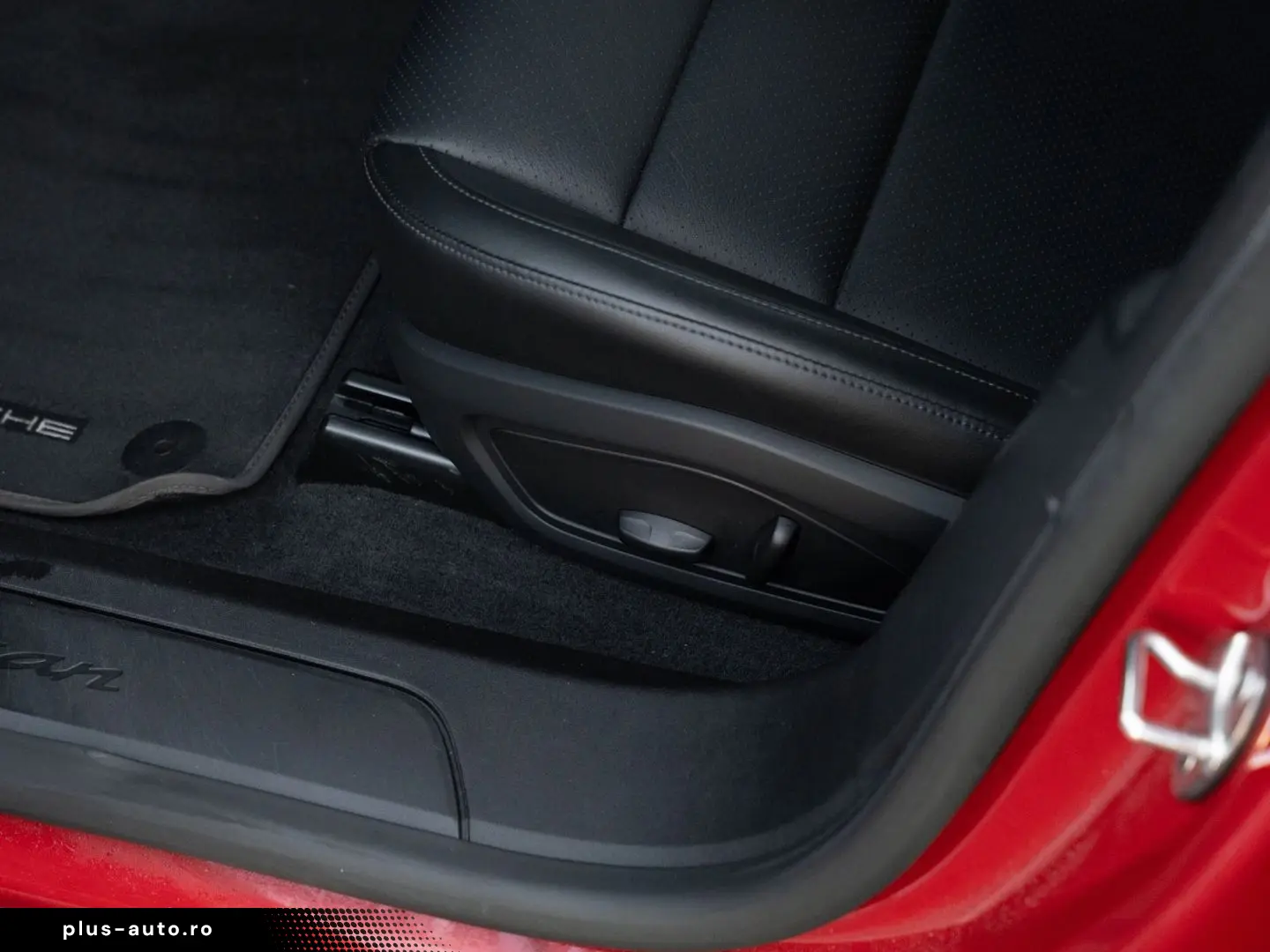 PORSCHE Taycan Performancebatterie Plus Surround View