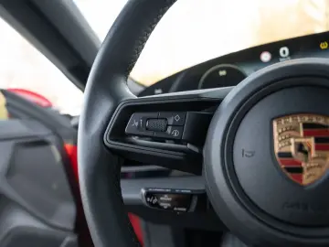 PORSCHE Taycan Performancebatterie Plus Surround View
