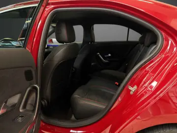 MERCEDES-BENZ A 250 4M Limousine AMG Totwinkel Multibeam SHZ