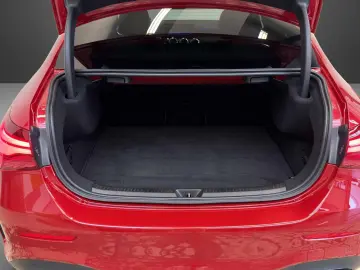 MERCEDES-BENZ A 250 4M Limousine AMG Totwinkel Multibeam SHZ