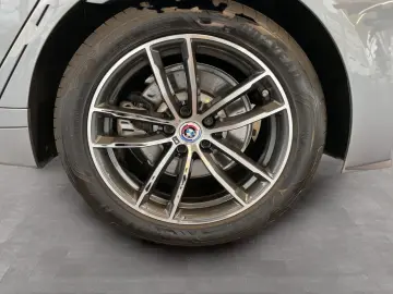 BMW 530e xDrive Limousine M Sport AHK Head-Up Laser