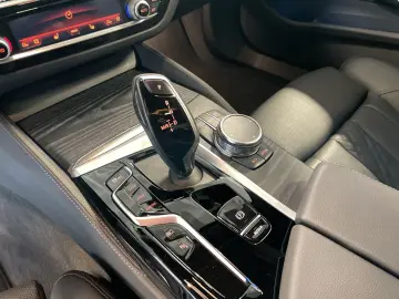 BMW 530e xDrive Limousine M Sport AHK Head-Up Laser