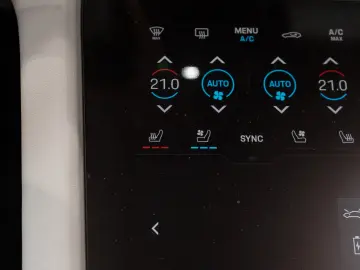 PORSCHE Taycan RWD Ambient VENT PANO 21