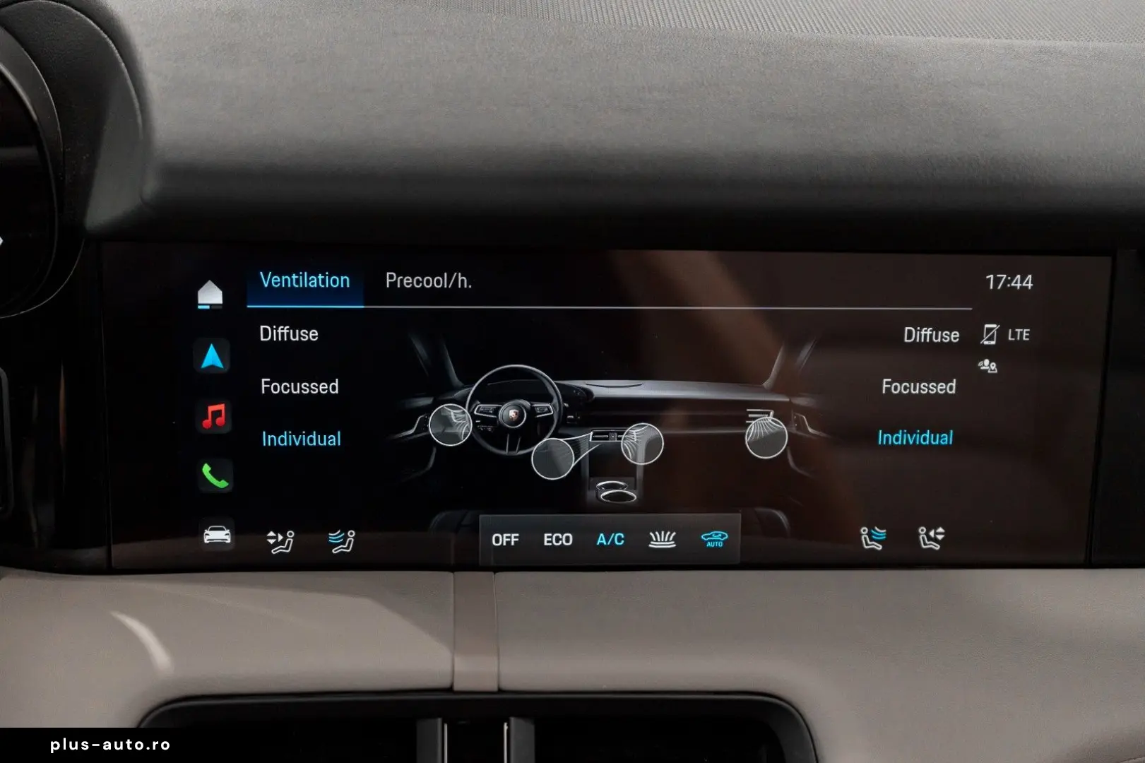 PORSCHE Taycan RWD Ambient VENT PANO 21