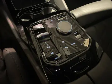 BMW 520d xDr Lim KomSi LivePro AdLED 360  DA  St Go