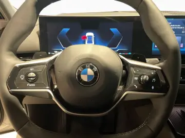 BMW 520d xDr Lim KomSi LivePro AdLED 360  DA  St Go