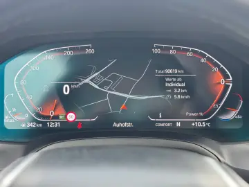 BMW 318d Lim. LED Live Cockpit Spur 8xAlu