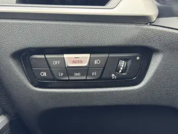 BMW 318d Lim. LED Live Cockpit Spur 8xAlu