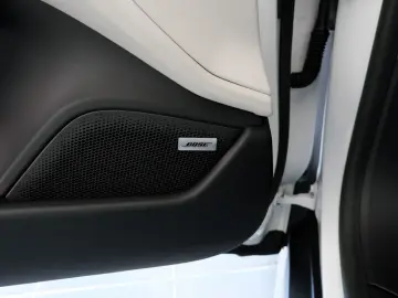 PORSCHE Taycan PerformancePlus BOSE SportDesign InnoD.