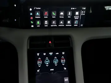 PORSCHE Taycan PerformancePlus BOSE SportDesign InnoD.