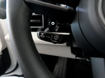 PORSCHE Taycan PerformancePlus BOSE SportDesign InnoD.