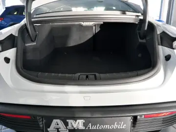 PORSCHE Taycan PerformancePlus BOSE SportDesign InnoD.