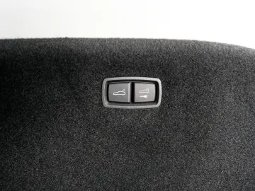 PORSCHE Taycan PerformancePlus BOSE SportDesign InnoD.