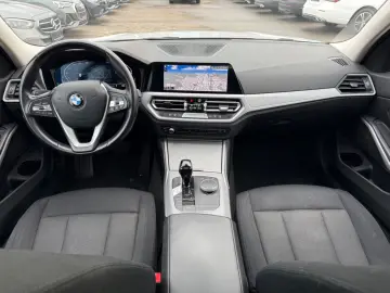 BMW 318d Lim. Schiebe- Hebedach Live Cockpit