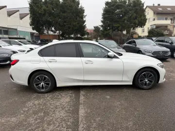 BMW 318d Lim. Schiebe- Hebedach Live Cockpit