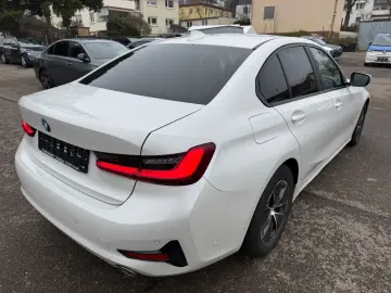 BMW 318d Lim. Schiebe- Hebedach Live Cockpit