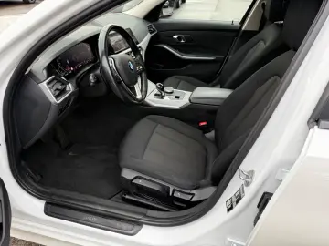 BMW 318d Lim. Schiebe- Hebedach Live Cockpit