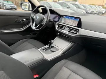 BMW 318d Lim. Schiebe- Hebedach Live Cockpit