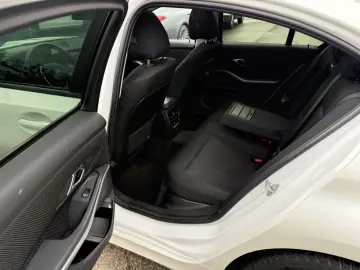 BMW 318d Lim. Schiebe- Hebedach Live Cockpit