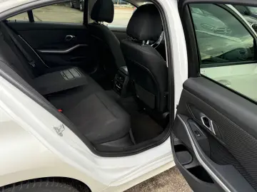 BMW 318d Lim. Schiebe- Hebedach Live Cockpit