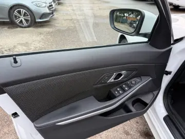 BMW 318d Lim. Schiebe- Hebedach Live Cockpit