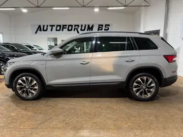 SKODA Kodiaq Clever2.0TDI DSG AHK 360CAM ACC 4xSHZ 19