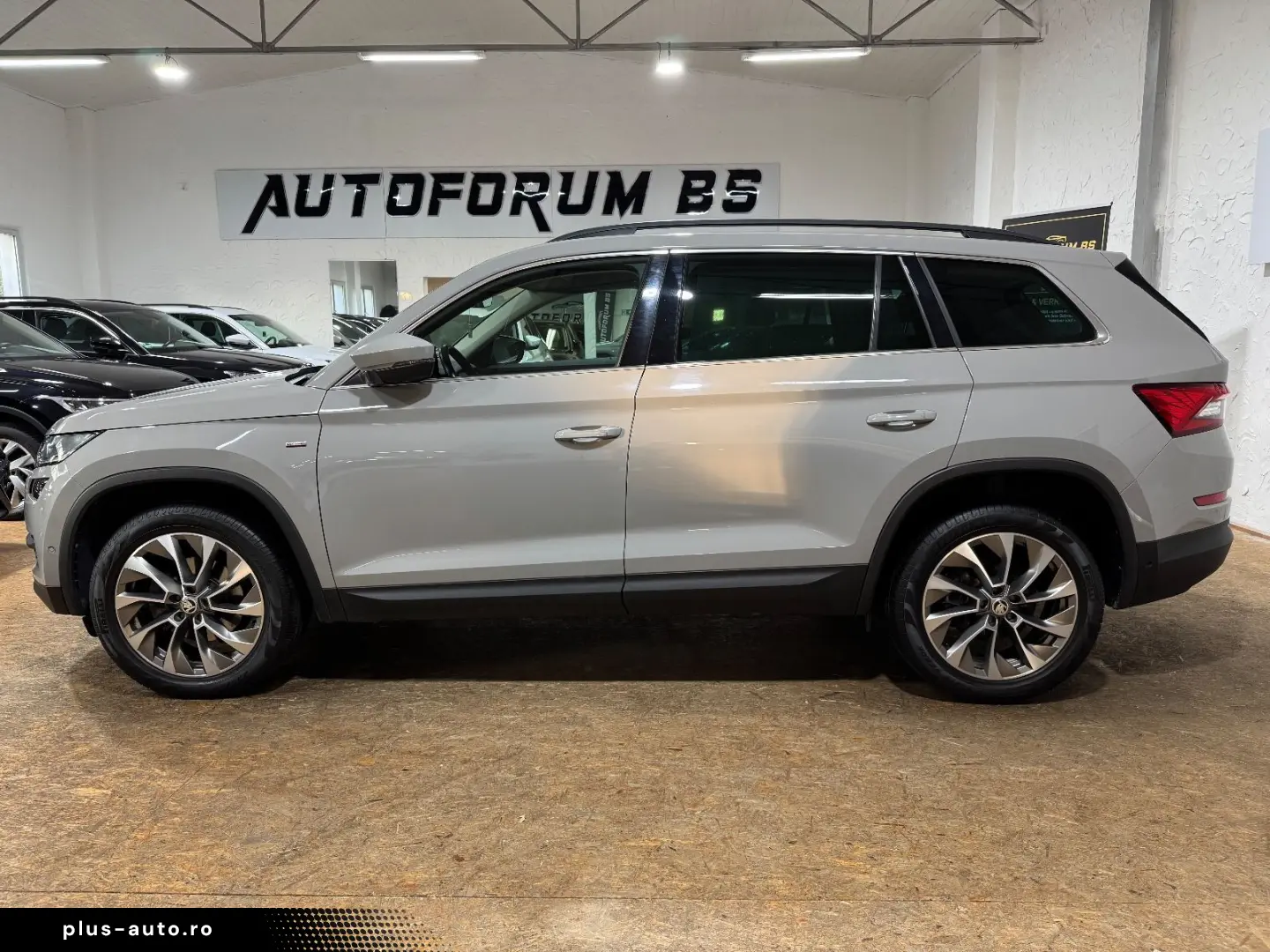 SKODA Kodiaq Clever2.0TDI DSG AHK 360CAM ACC 4xSHZ 19