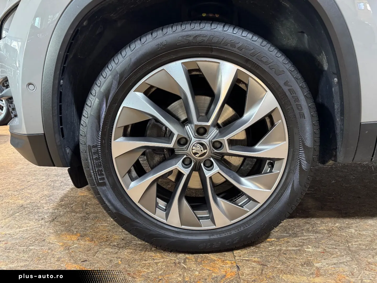 SKODA Kodiaq Clever2.0TDI DSG AHK 360CAM ACC 4xSHZ 19