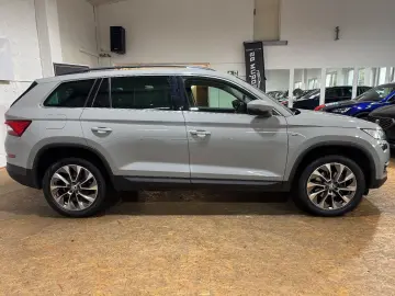 SKODA Kodiaq Clever2.0TDI DSG AHK 360CAM ACC 4xSHZ 19