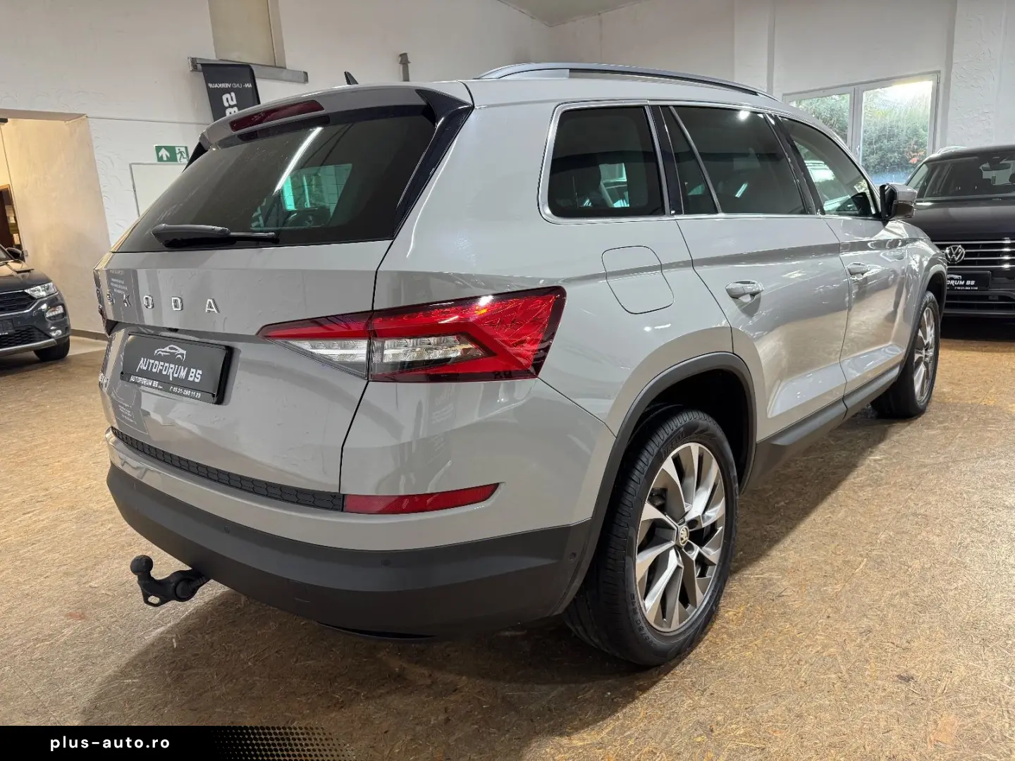 SKODA Kodiaq Clever2.0TDI DSG AHK 360CAM ACC 4xSHZ 19