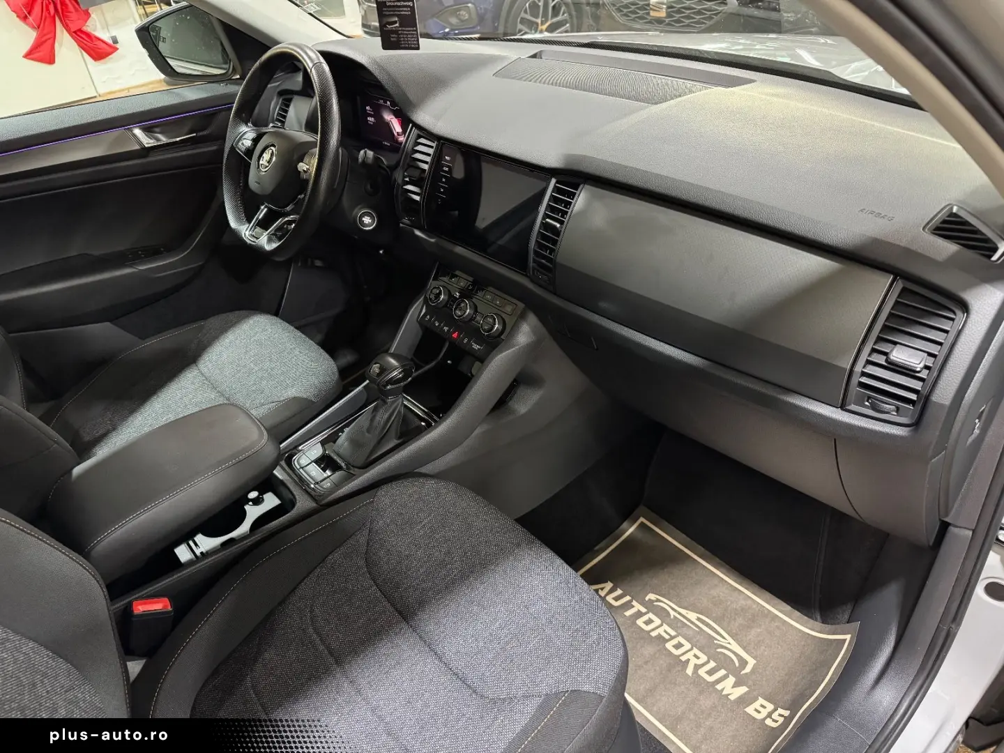 SKODA Kodiaq Clever2.0TDI DSG AHK 360CAM ACC 4xSHZ 19