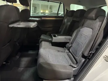 SKODA Kodiaq Clever2.0TDI DSG AHK 360CAM ACC 4xSHZ 19