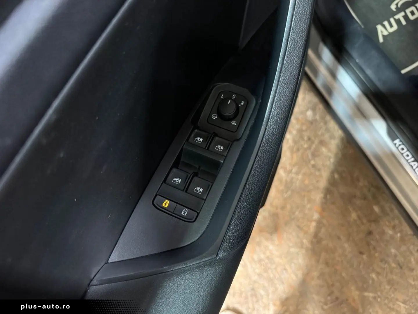 SKODA Kodiaq Clever2.0TDI DSG AHK 360CAM ACC 4xSHZ 19