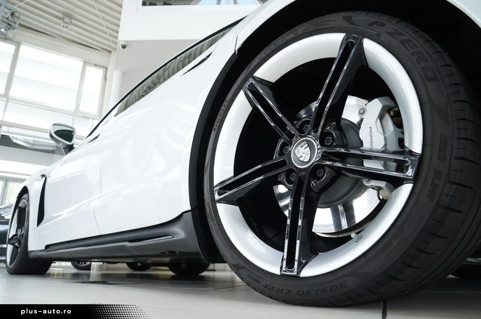 PORSCHE Taycan 4S SportDesign Matrix Chrono Display HUD